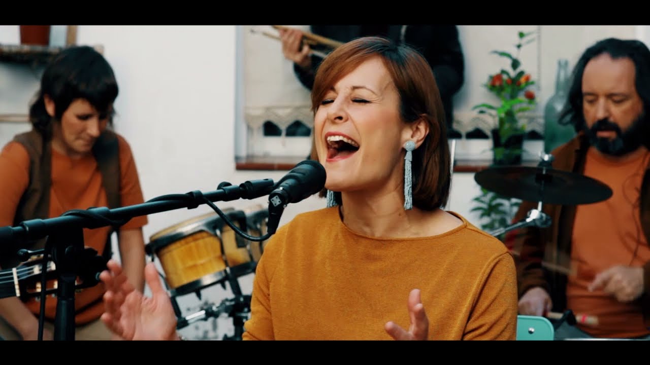 China Chana - Con boina y con toquilla (Versión acústica)
