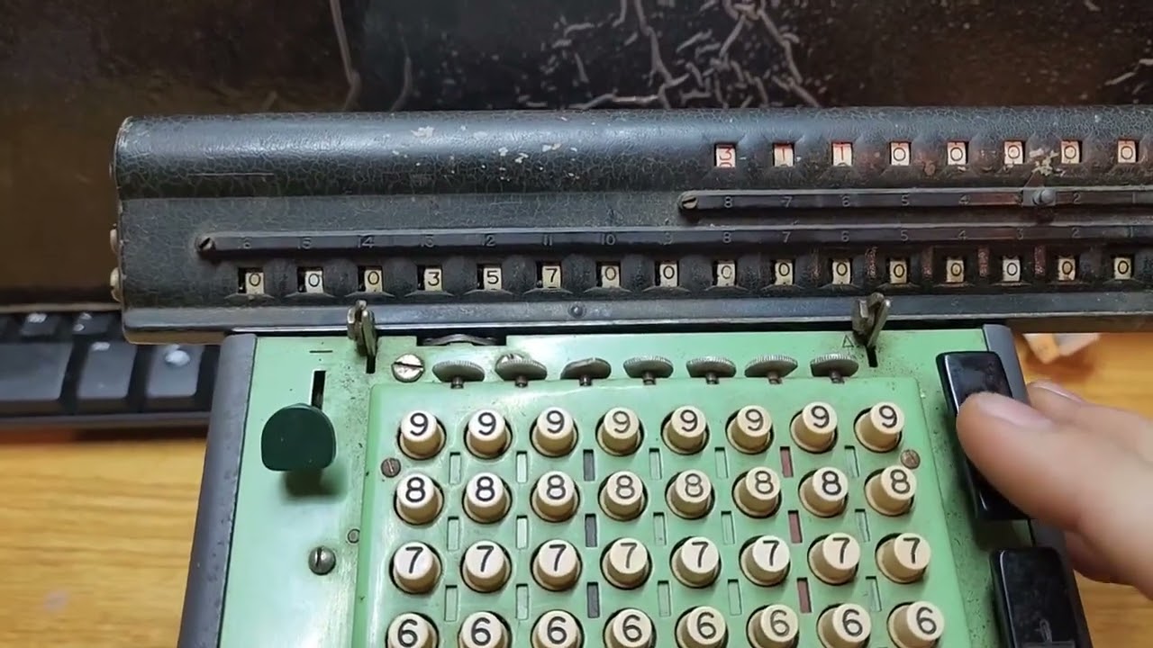 Monroe LA5-160 mechanical Calculator Restoration - Calculating Pi ( Semi automatic )