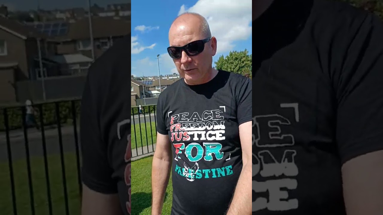 a walk around derry,  Ireland,  the murals,the history the walls