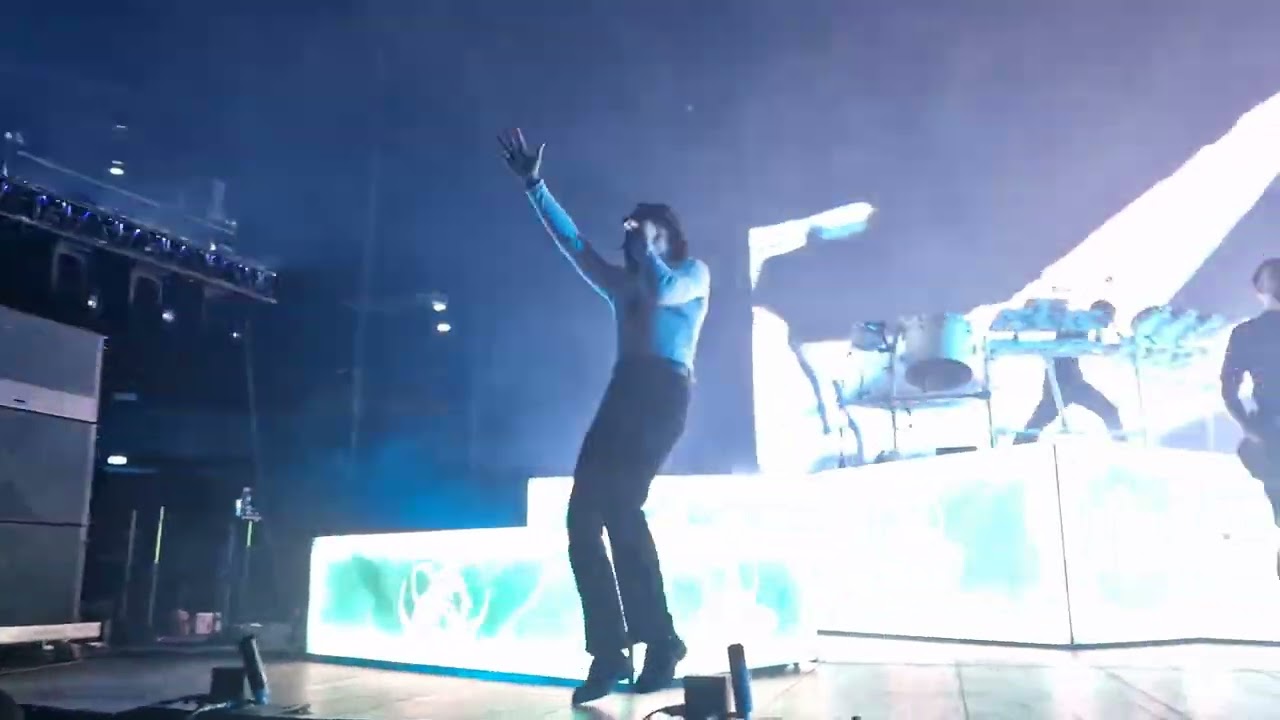 BRING ME THE HORIZON - Parasite Eve - Live Milano 2023 (4K Front Row)