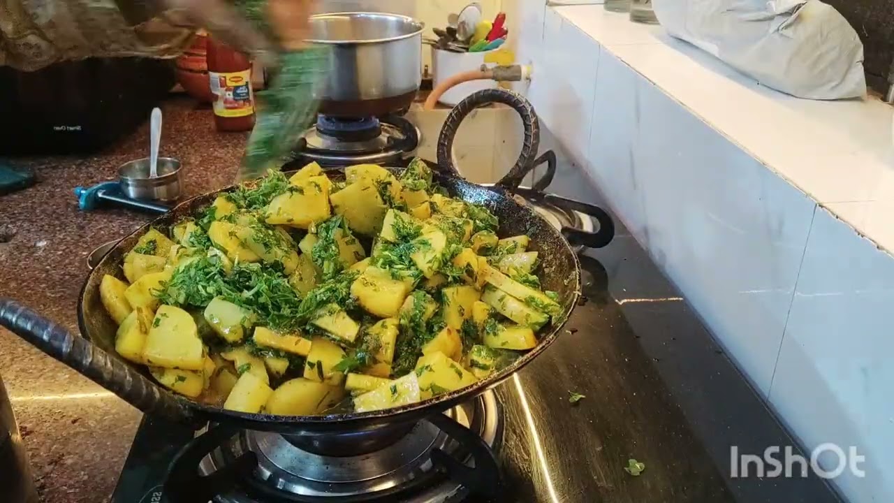 तो कुछ इस तरह से मैं उनका लंच तैयार करती हूँ सुबह