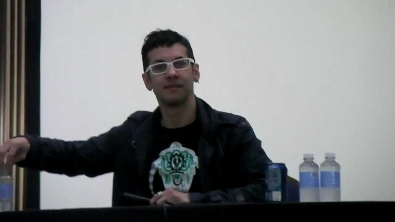 Jhonen Vasquez Sitting at You - InvaderCon 2012 - Part 2