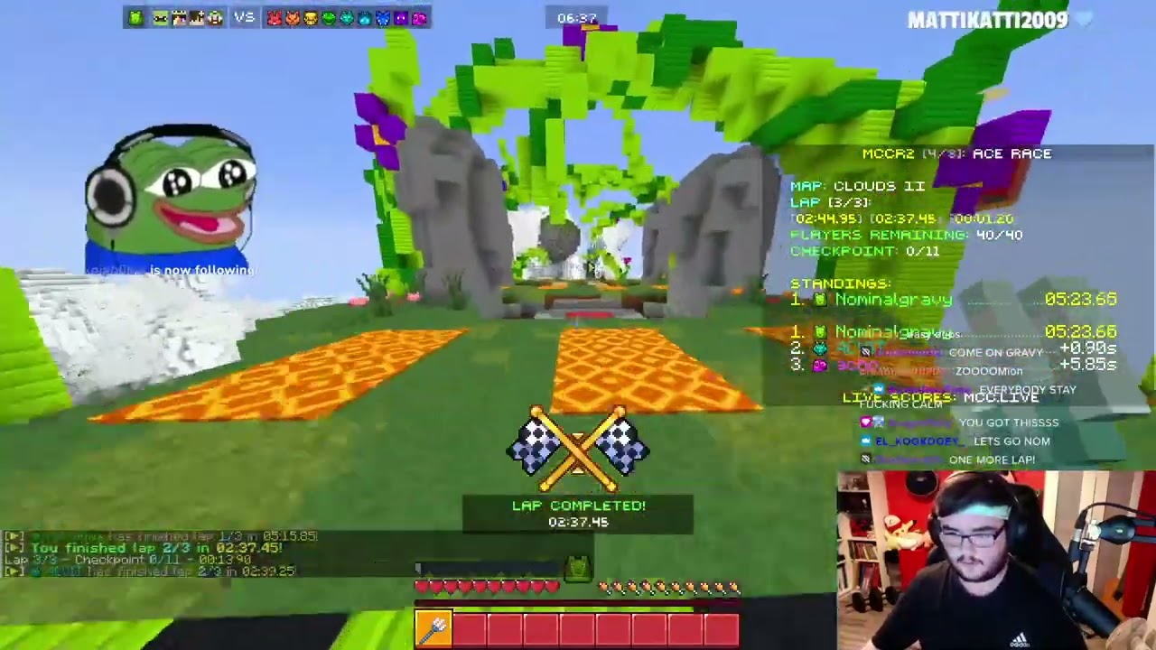 Nominalgravy and 4CVIT fight for 1st place in Ace Race