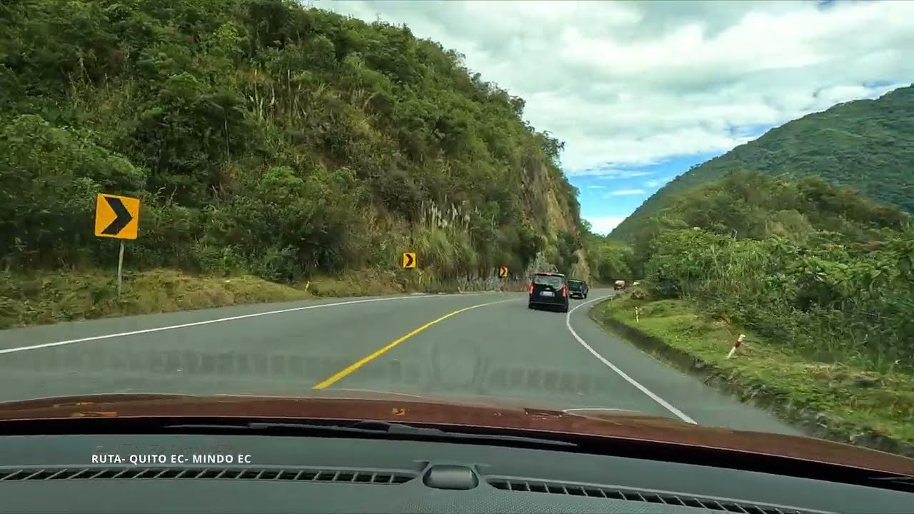 Ruta Quito EC - Mindo Ec / Mindo Ecuador un pueblito mágico en la Cordillera de los andes.