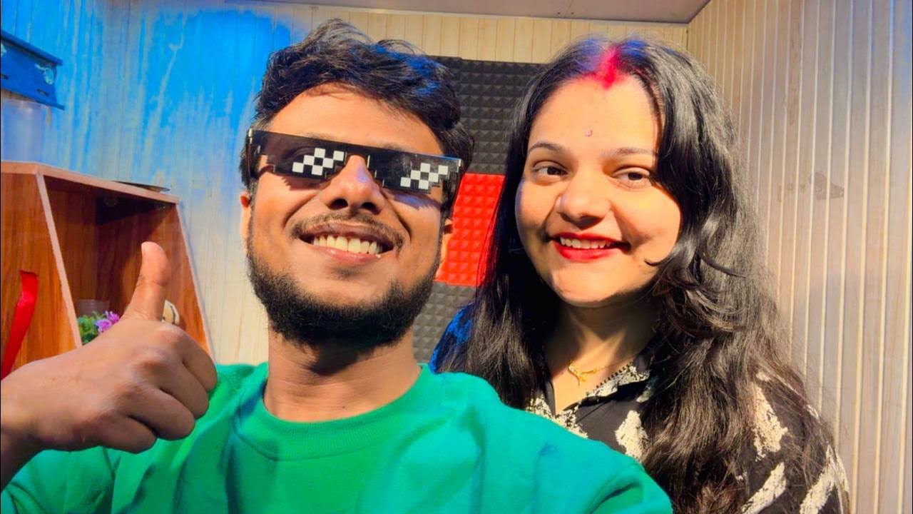 Urvashi Bhartendu vlogs  is live