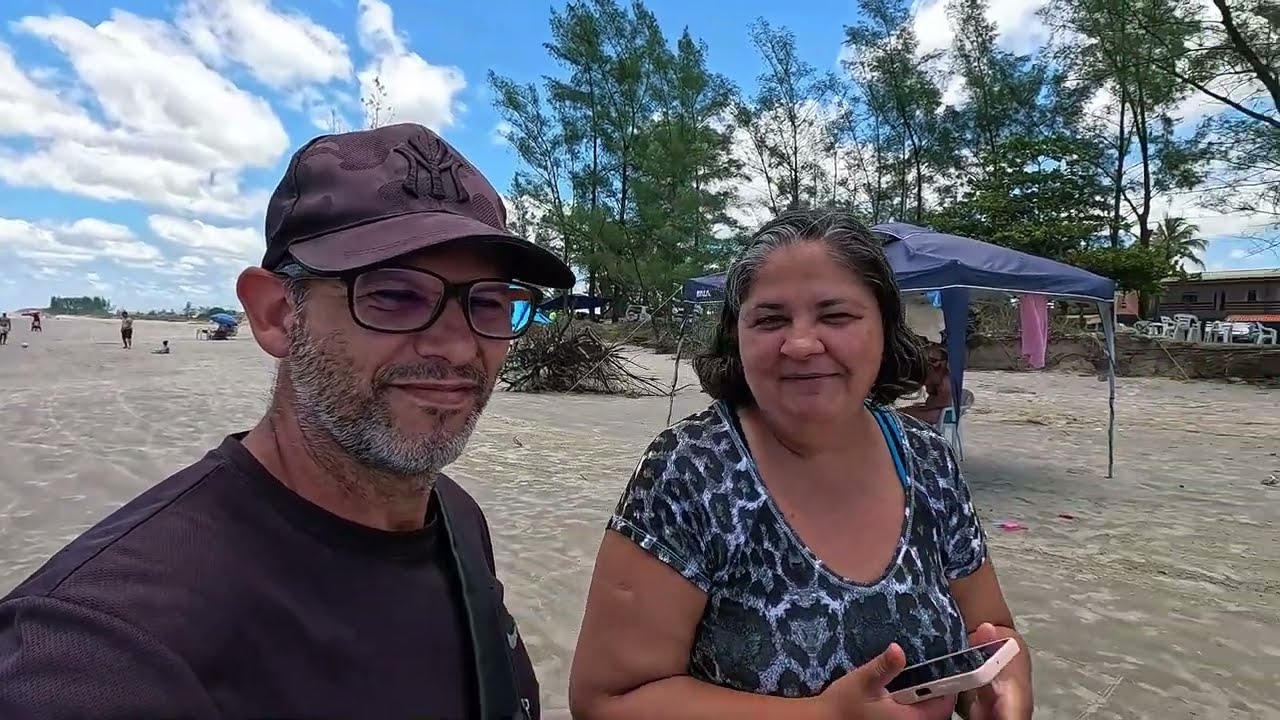 MUITOS PREFEREM PASSAR O DIA NESSA PARTE DA PRAIA 
