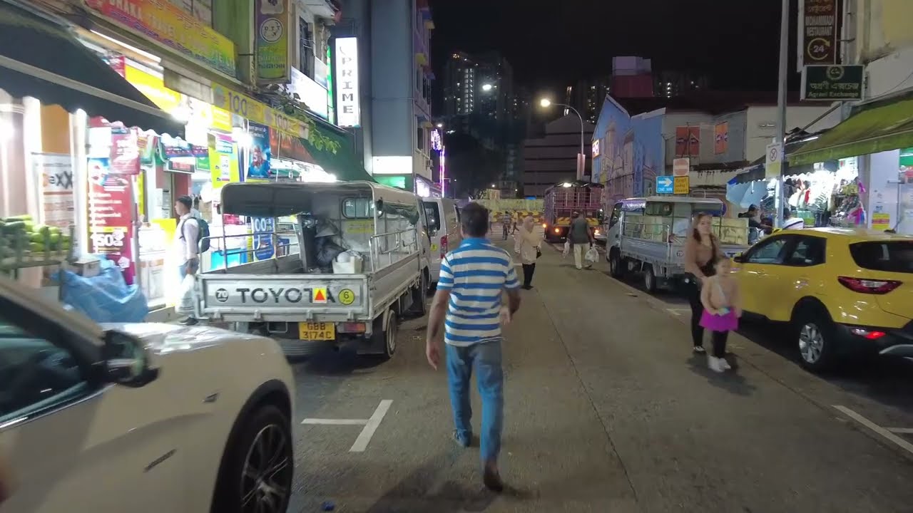 Walking at Mustafa Centre Neighbourhood