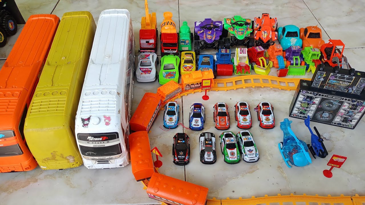 MELETUS BALON DAPAT HADIAH MAINAN MOTOR OFROAD, BUS BASURI, HELIKOPTER, KERETA API, MOBIL POLISI DLL