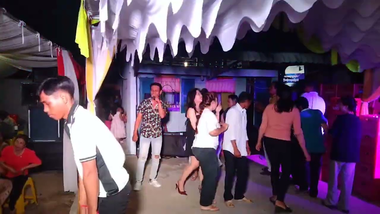 thương Mẹ đơn thân khmer anh đá bào tại đám cưới sóc Trăng