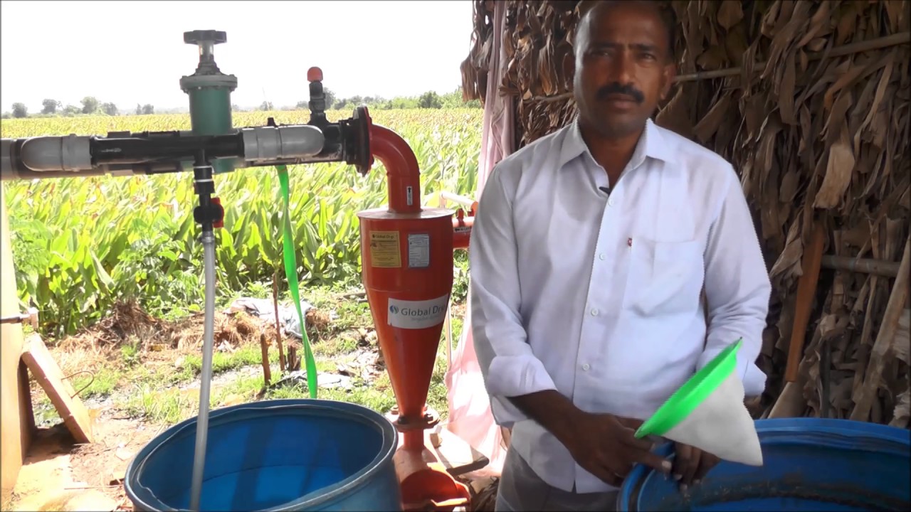 Method of Supplying Jeevamrutham through Drip System-DoAg&Digital Green_Kadapa-Dec-2016