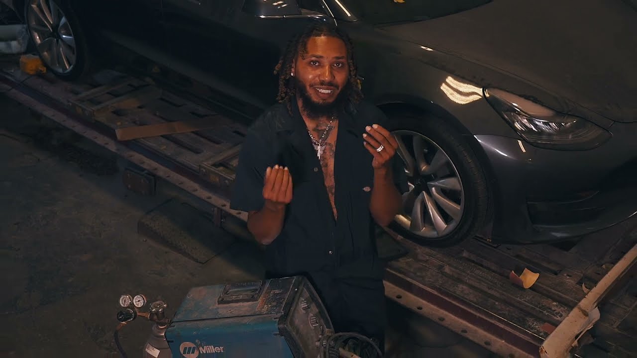 LulBearRubberBand- Laced Tight  Ft Brownie Blendz (Official Video)