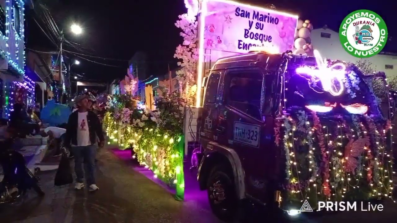 Desfile por la calle principal ✨🎄 octava noche de las Novenas de Aguinaldo, 23 de diciembre.