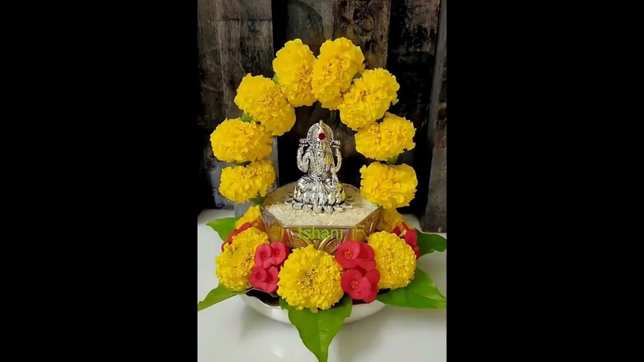 శ్రీరంగంలో వెలసిన రంగనాయకా గోదాదేవి వచ్చెను చూడవేమయ్య అంటూ గోదాదేవి పాట 