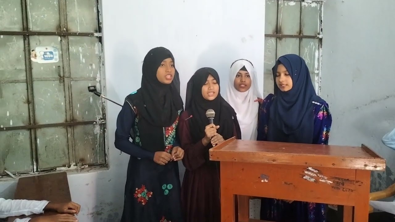 এসএসসি পরীক্ষার্থী ২০২৫ এর বিদায় অনুষ্ঠানে আয়শা ও তার দলের ইসলামী সংগীত।