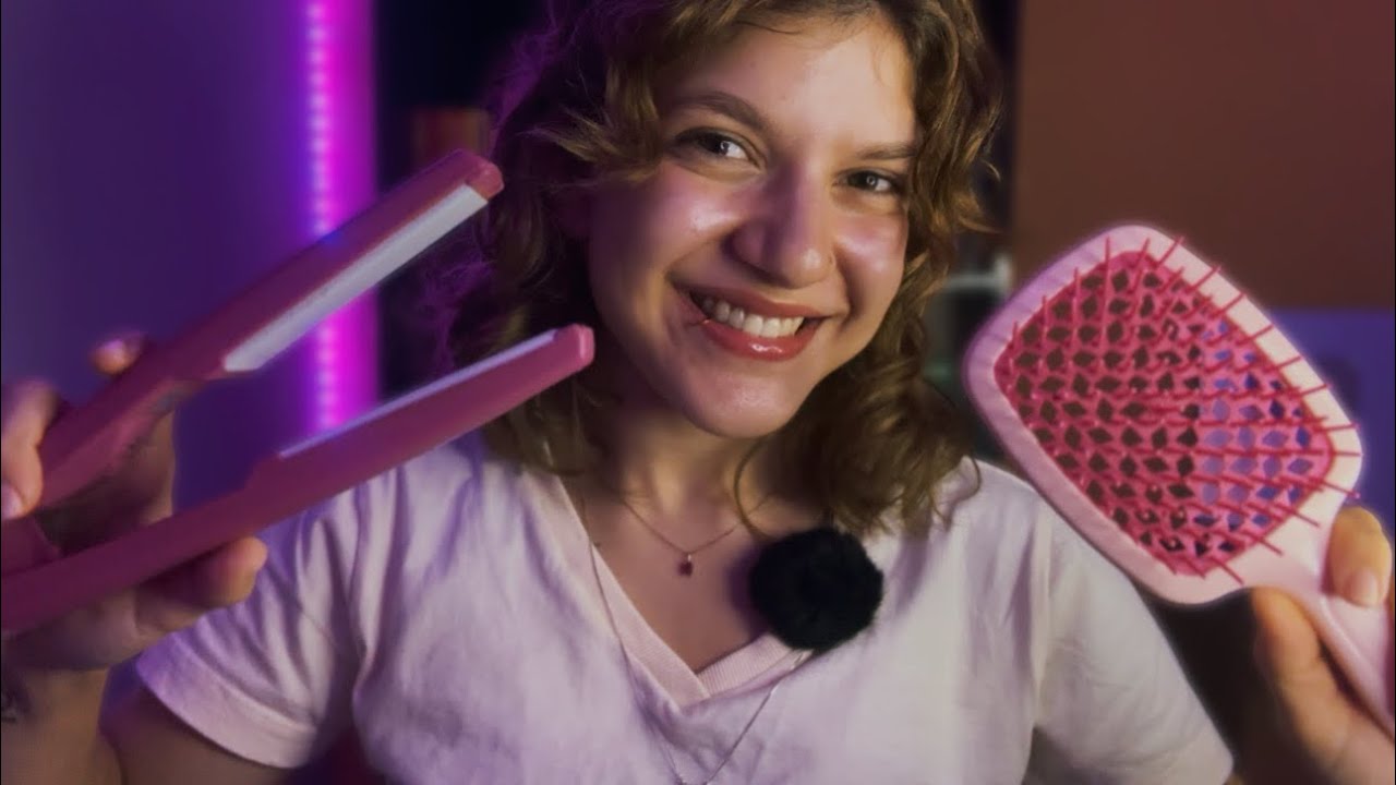 ASMR CABELEIREIRA PRANCHANDO SEU CABELO