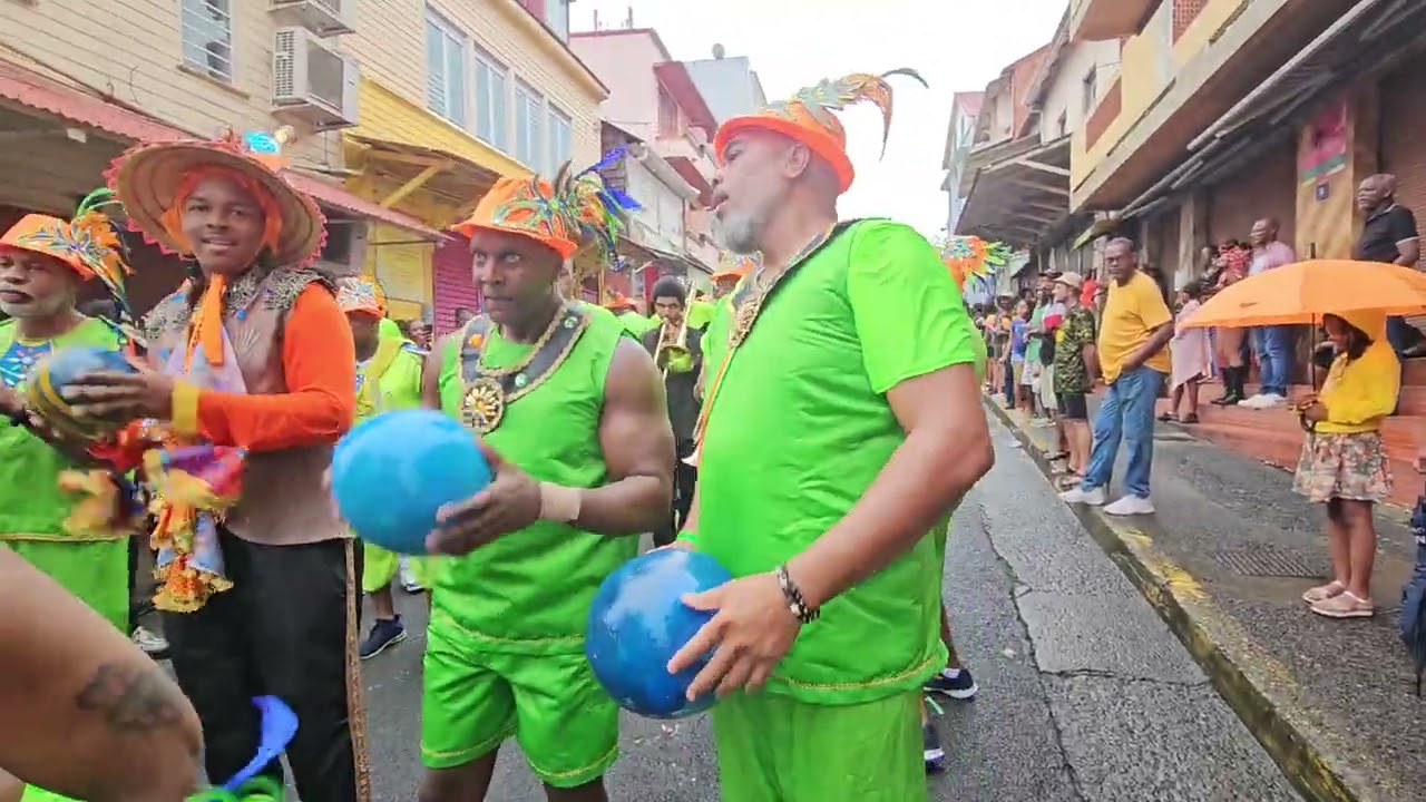 @doublefaceguadeloupe ds les rues du Lamentin en Martinique 