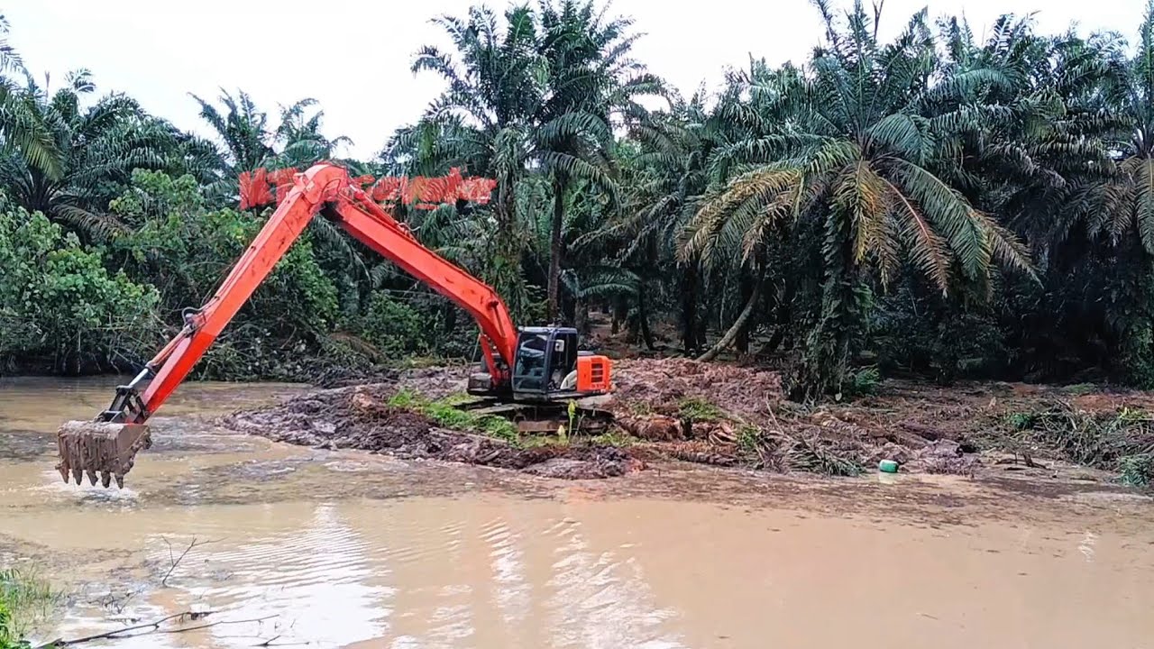 Nekad Masuk Ke tengah Kolam‼️Excavator Long Arm Hitachi zx200-5G