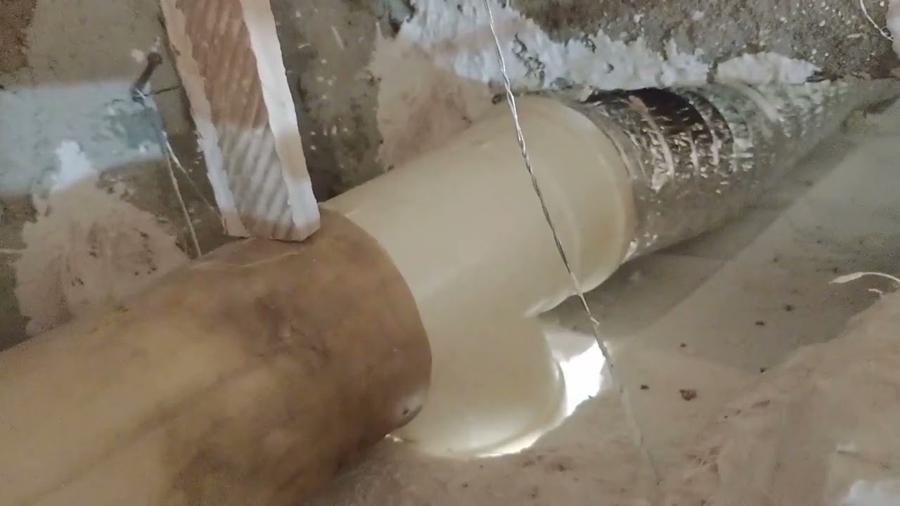Como deixar o tubo de exaustão de uma coifa conjugado com o exaustor de banheiro corretamente/Rcs