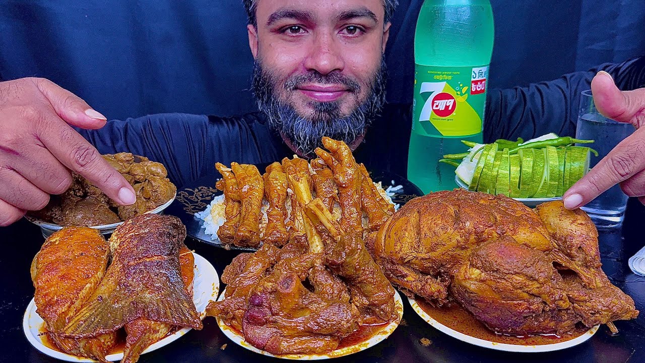 Spicy Mutton Curry Full Chicken Curry Fish Fry Chicken Liver & Feet Green Chili Cold Drinks Eating