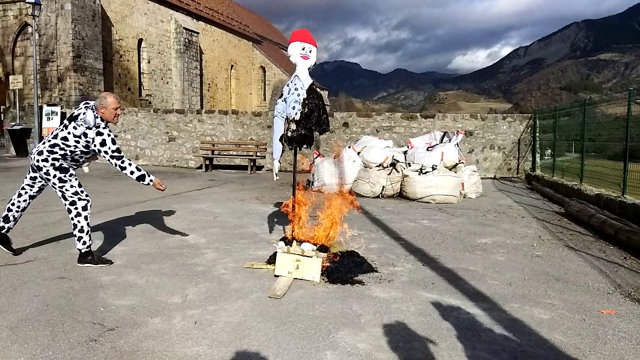 Carnaval 2019 a Bayons .....