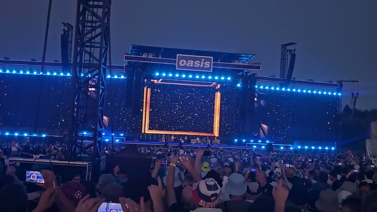 Oasis - Wonderwall @ Heaton Park, Manchester 12/17/25