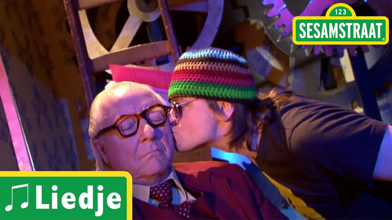 De Kusjesman - Arjan - Liedje - Sesamstraat