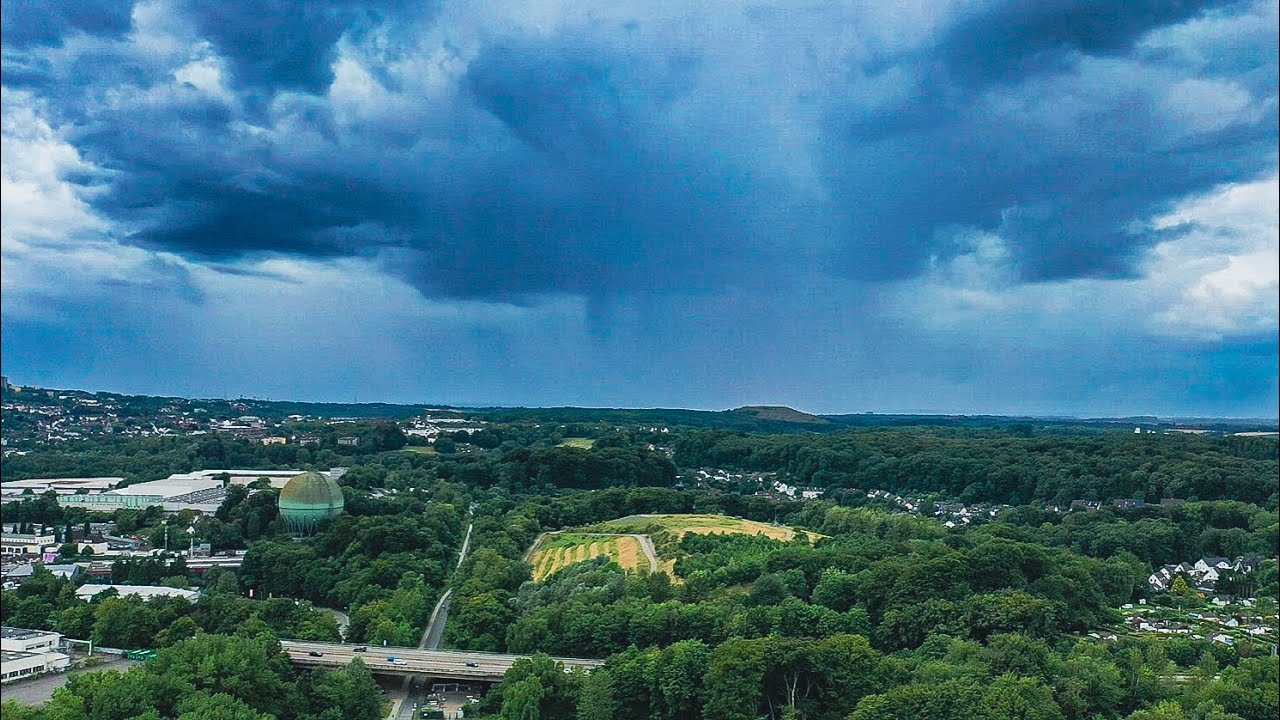 Wuppertal | Gro&szlig;er Gewitterkomplex zieht &uuml;ber das Bergische Land
