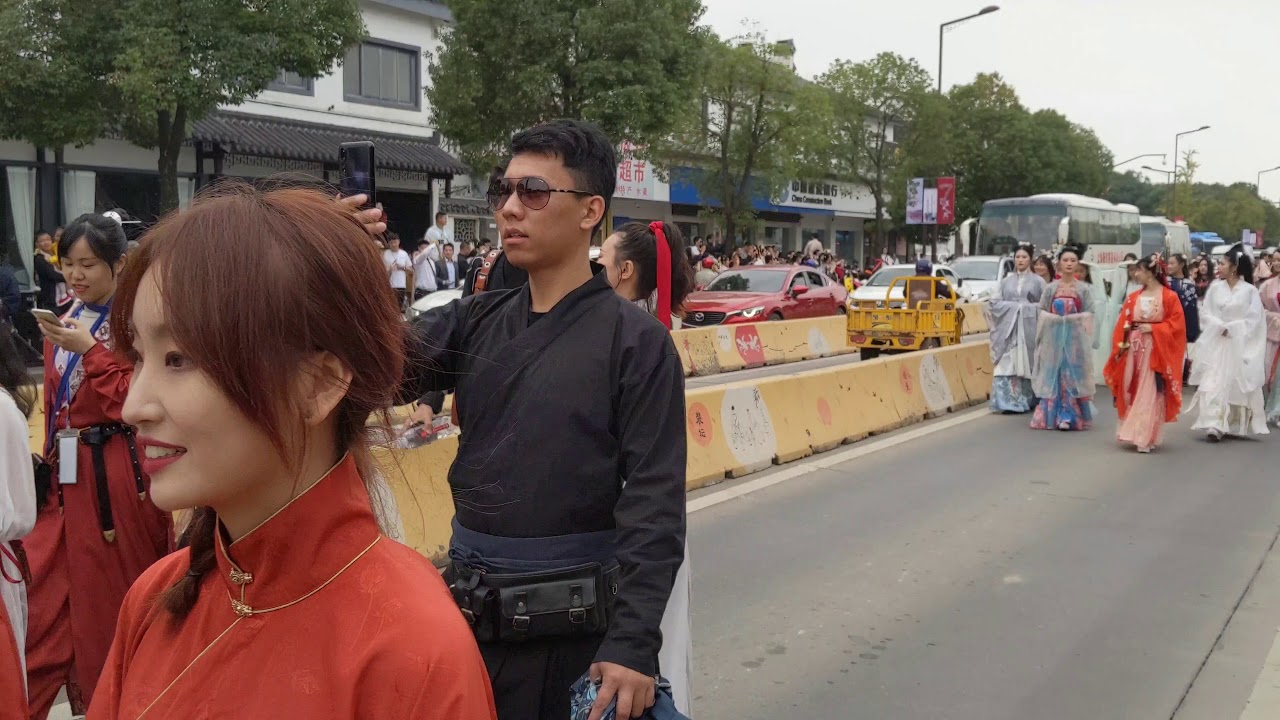 汉服文化节开幕游行