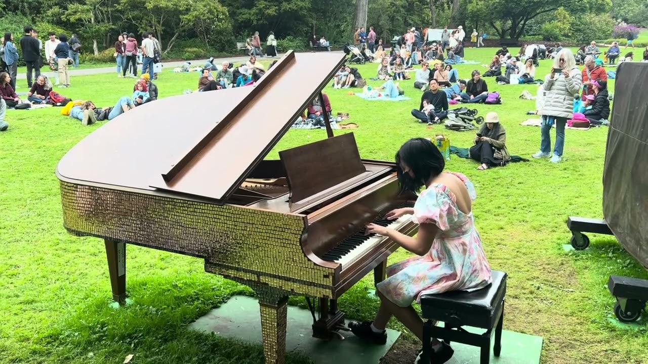 I played NIER AUTOMATA City Ruins on piano in public
