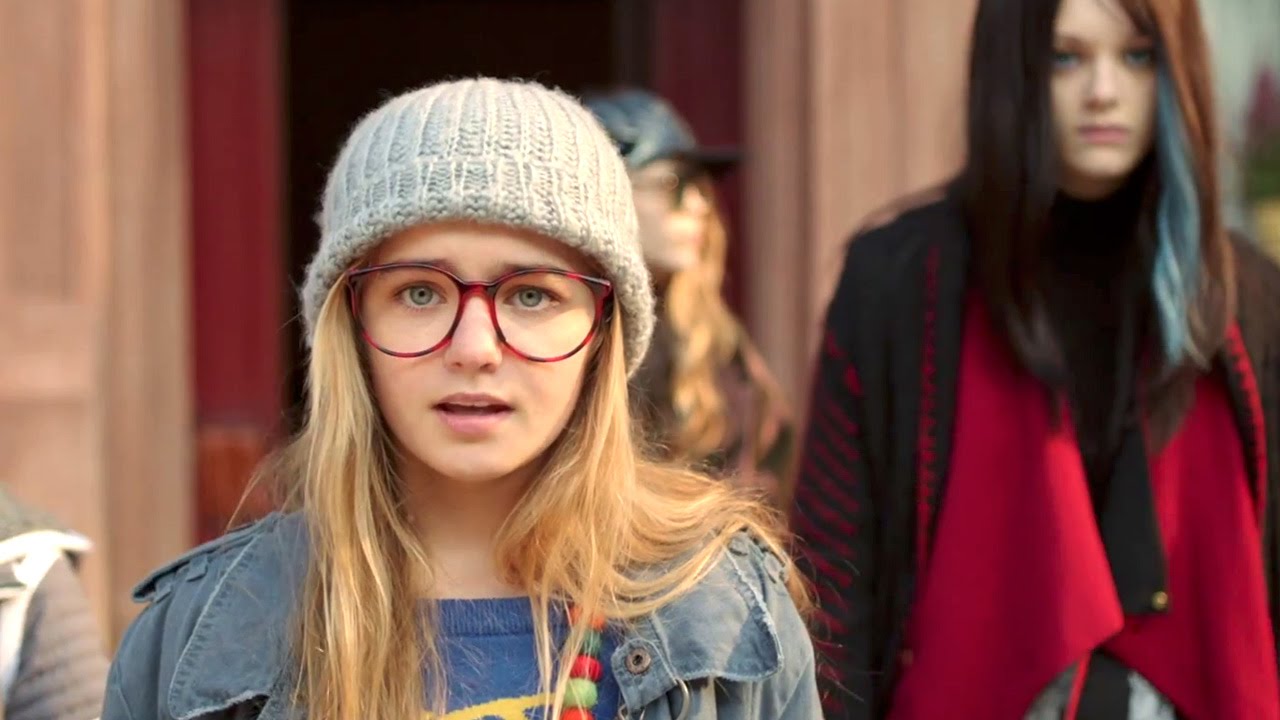 LOU, JOURNAL INFIME Bande Annonce ( Lola Lasseron, Ludivine Sagnier, Kyan Khojandi, Nathalie Baye)