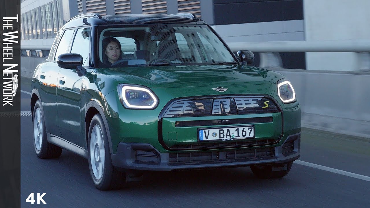 2024 Mini Countryman E Classic | British Racing Green IV | Driving, Interior, Exterior [4K]
