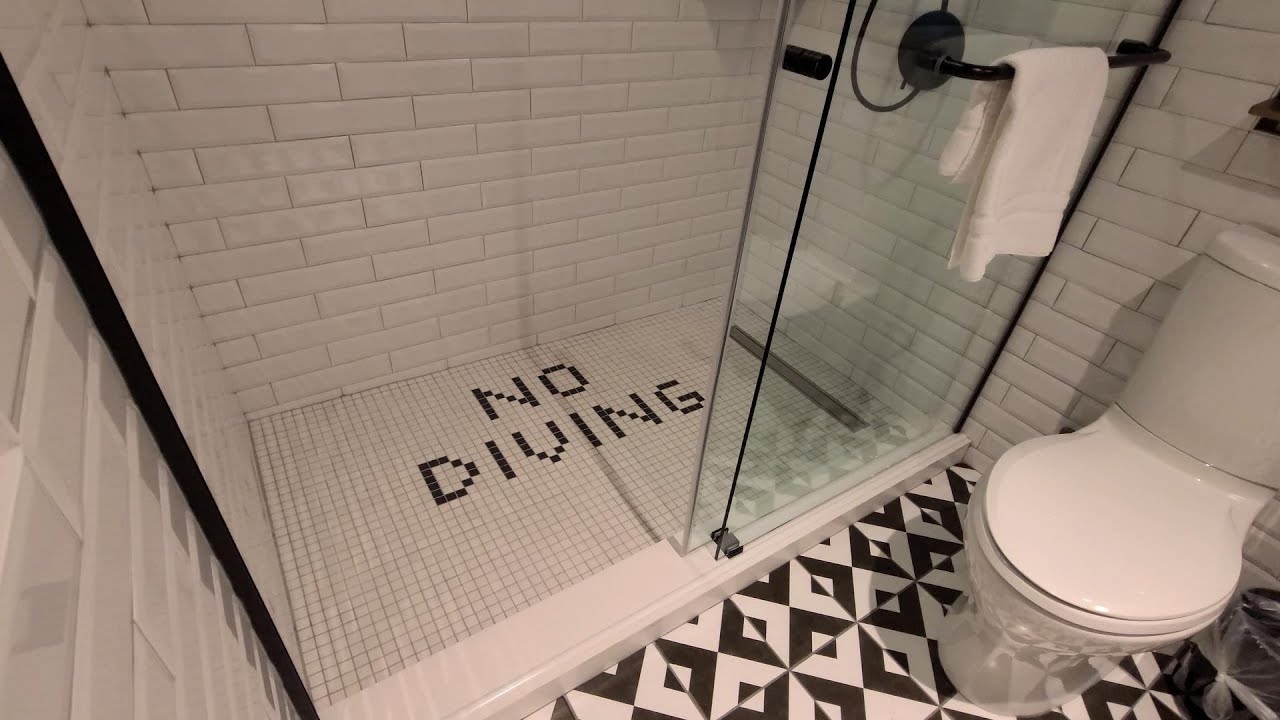 Premium 1 King Room at Hotel Belmont in Vancouver, British Columbia Canada
