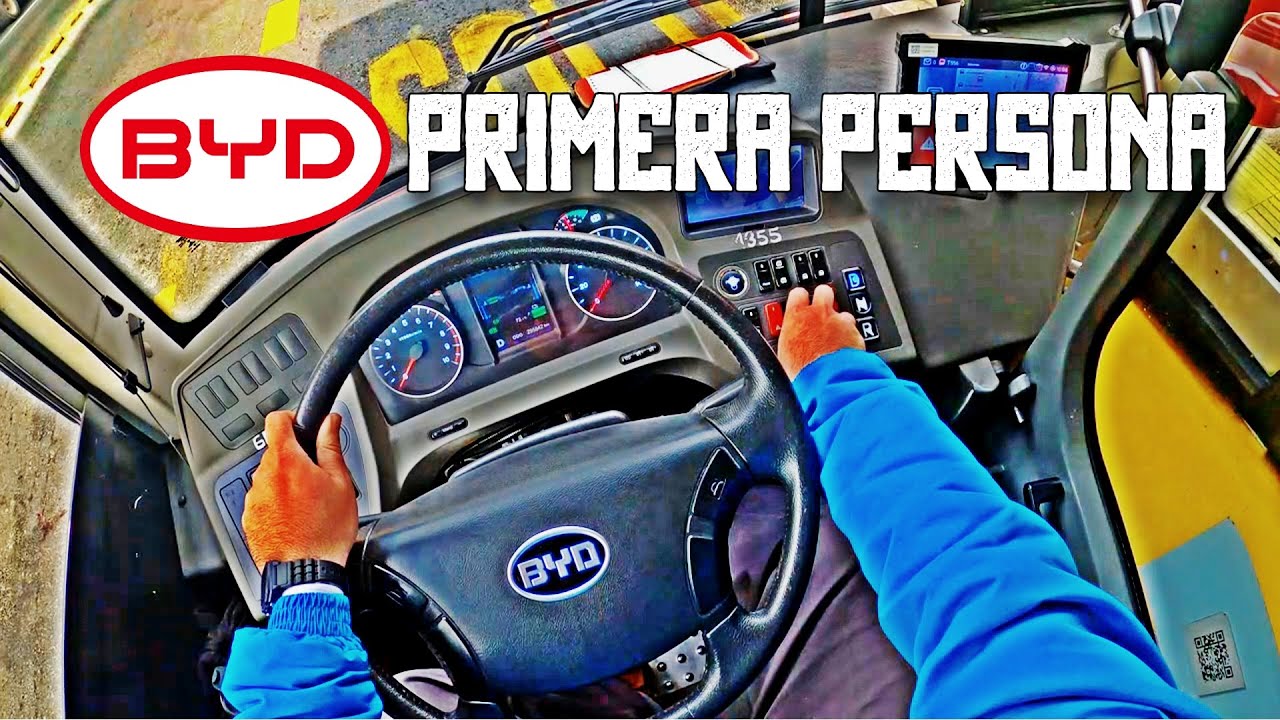 Recorriendo las calles de Santiago desde el asiento del conductor de BUS