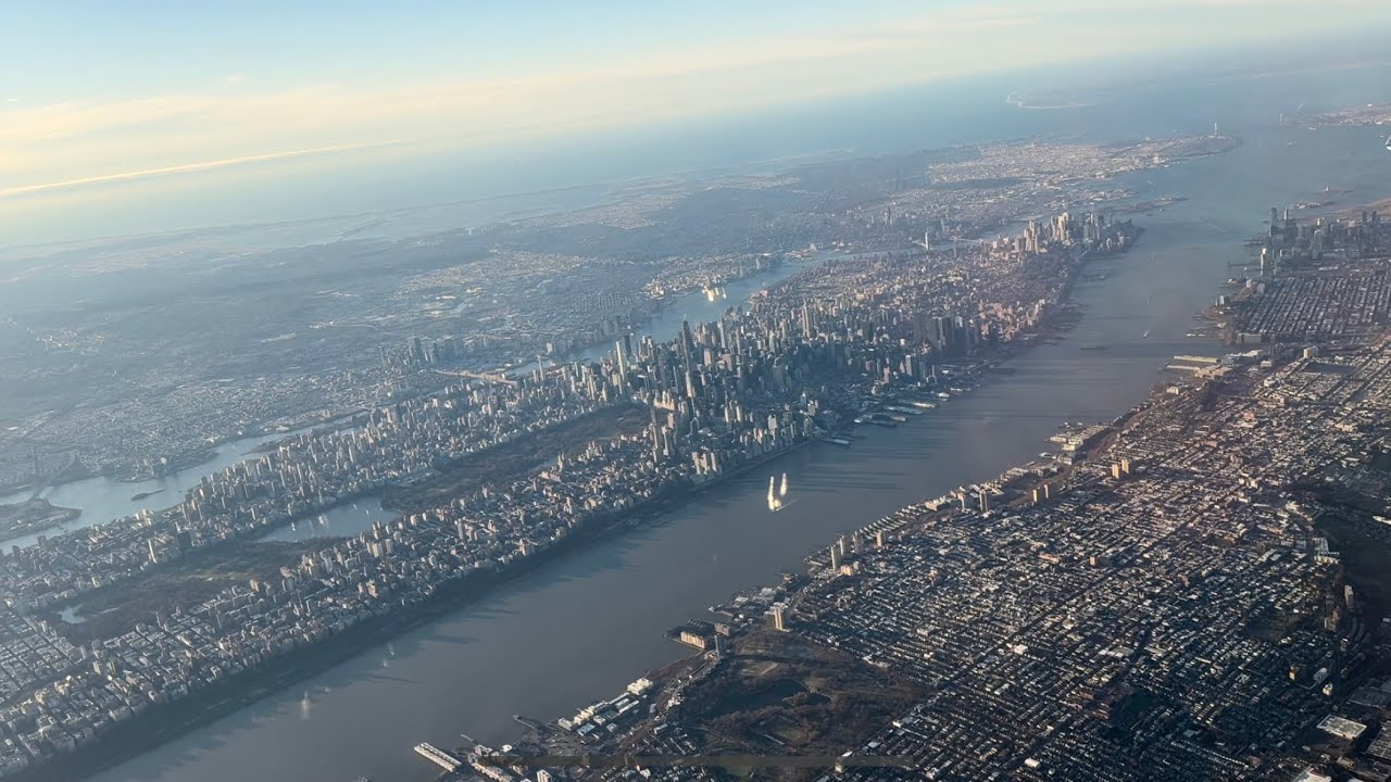 Boeing 757-200 Takeoff from Newark, New Jersey EWR 04L with great morning views of NYC.