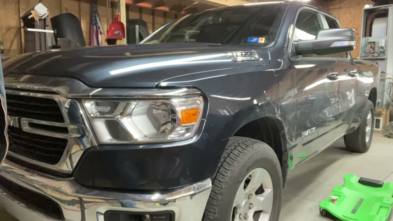 Installing a 3.5” Rough country lift kit #roughcountry #liftkit #dodgeram