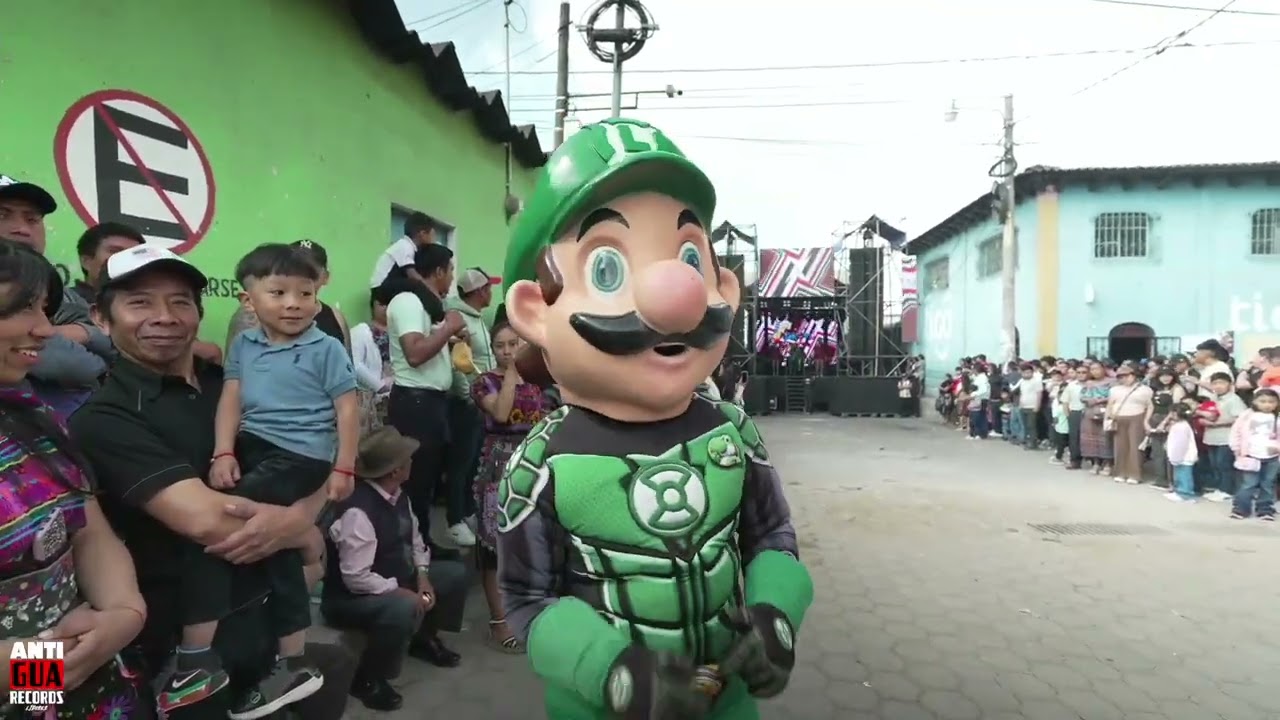 Grupo Los Francos Primera Edici&oacute;n de Baile de Disfraces Juventud Ra&iacute;ces de Enero