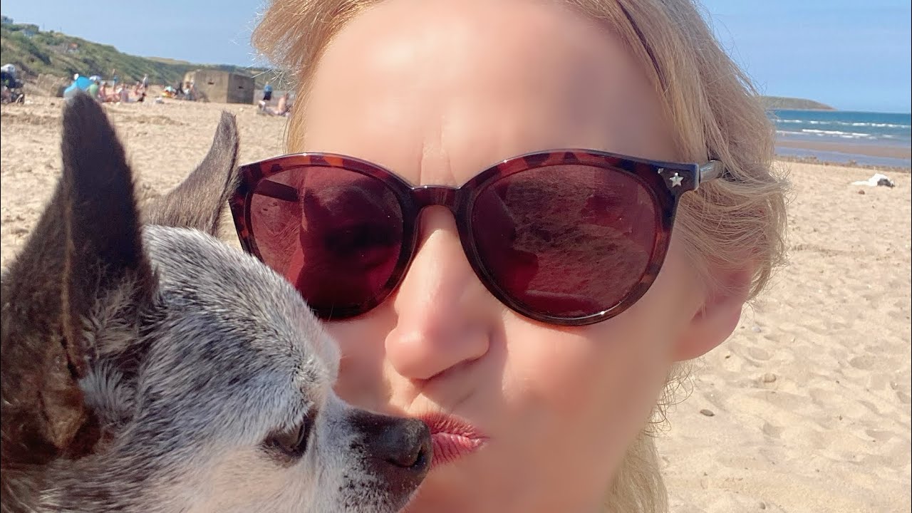 Come to Filey beach with me!