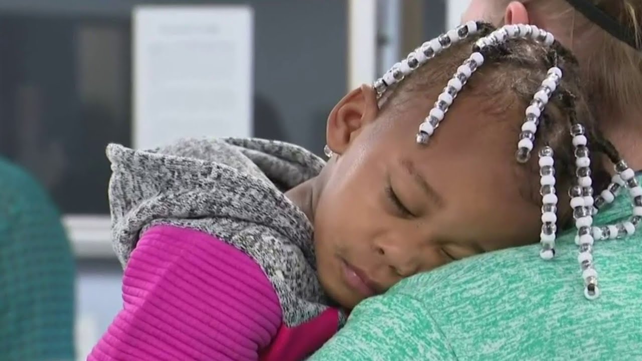2 people claim to be parents of toddler found walking alone in Detroit