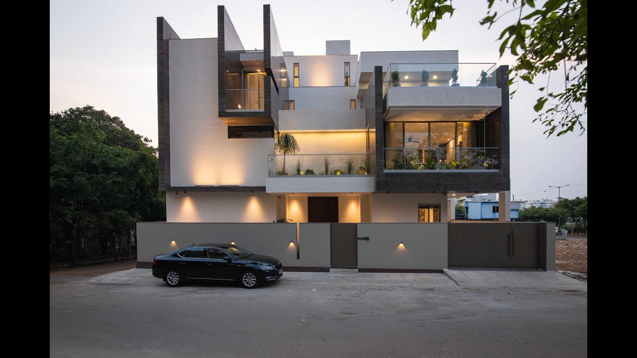 Modern luxury bungalow by Decorons trinity, Architecture by kabra architects.