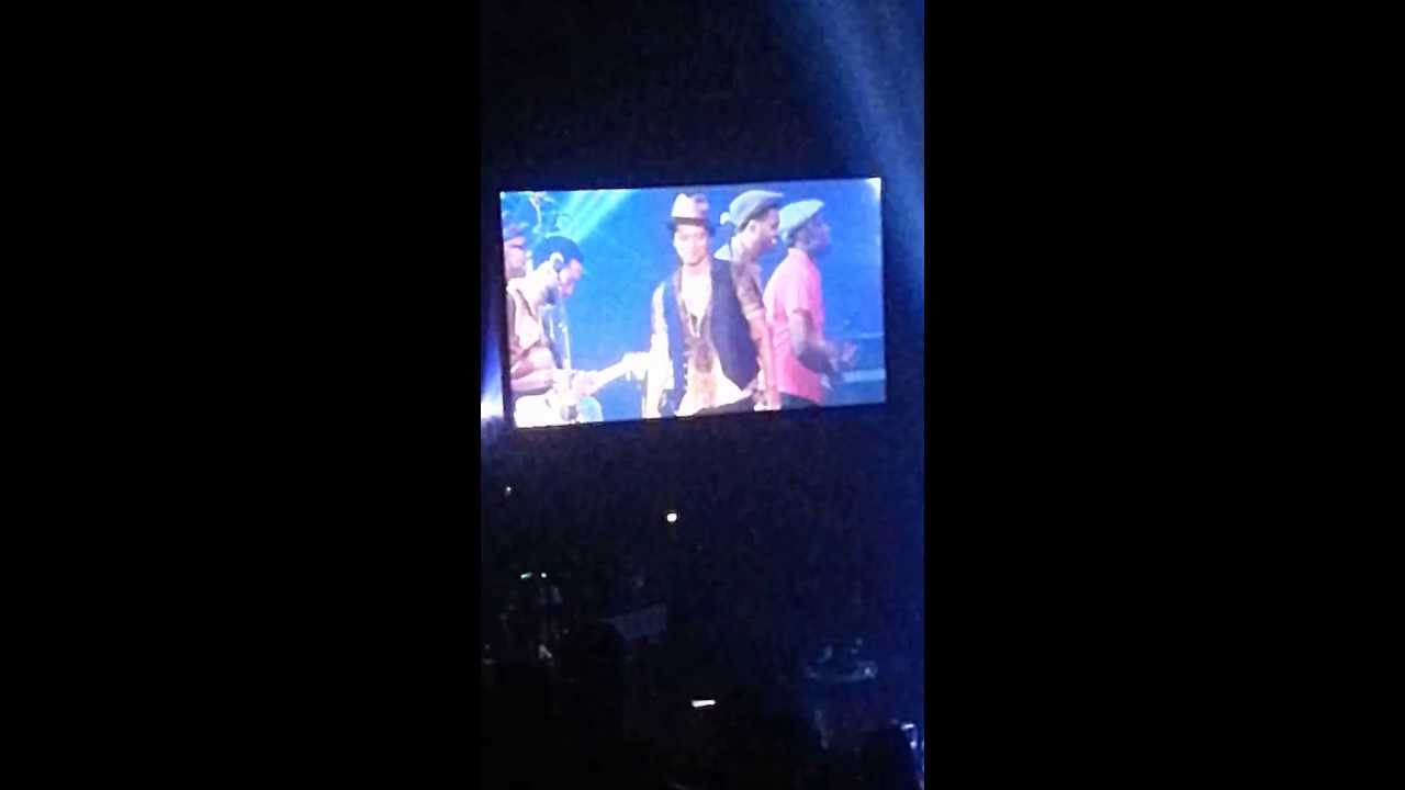 Bruno Mars tells girl to put her damn phone down and R&B 101 pick up line Damn