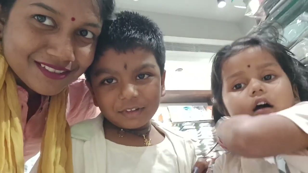 Shooping ଜମା ସରୁନାହିଁ🛍🛒,  ଏତେସାରା ଚୁଡି ଦେଖିକି ମୁଣ୍ଡ ଖରାପ 😲😳