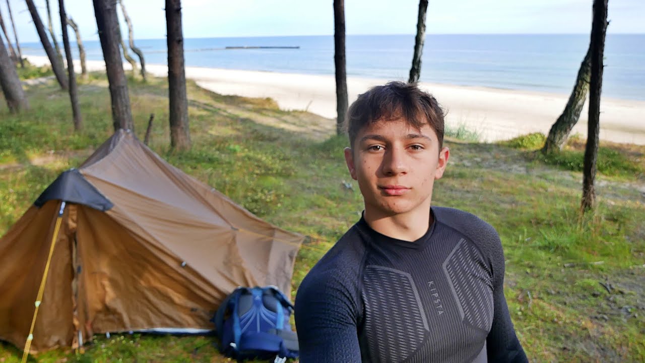 Biwak nad Bałtykiem, pieczona ryba w żarze i zachód słońca- przygoda