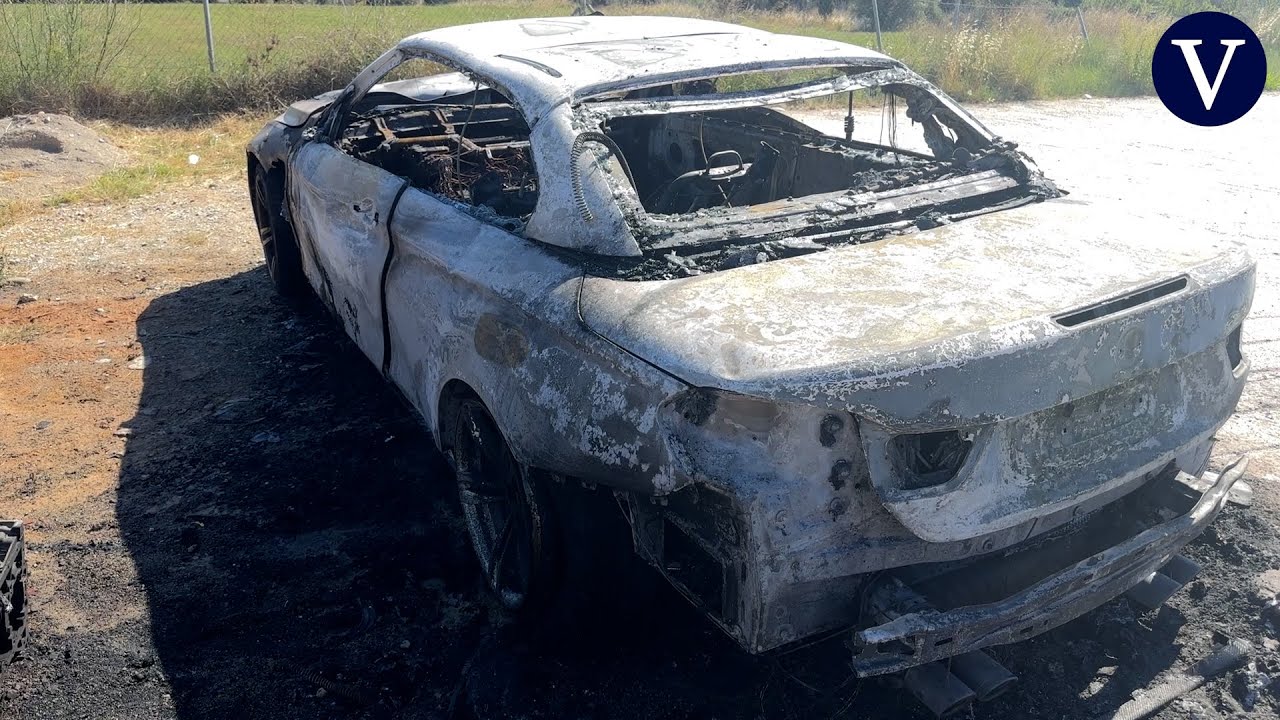 El coche propiedad del sospechoso del doble crimen en Girona,  calcinado en un aparcamiento