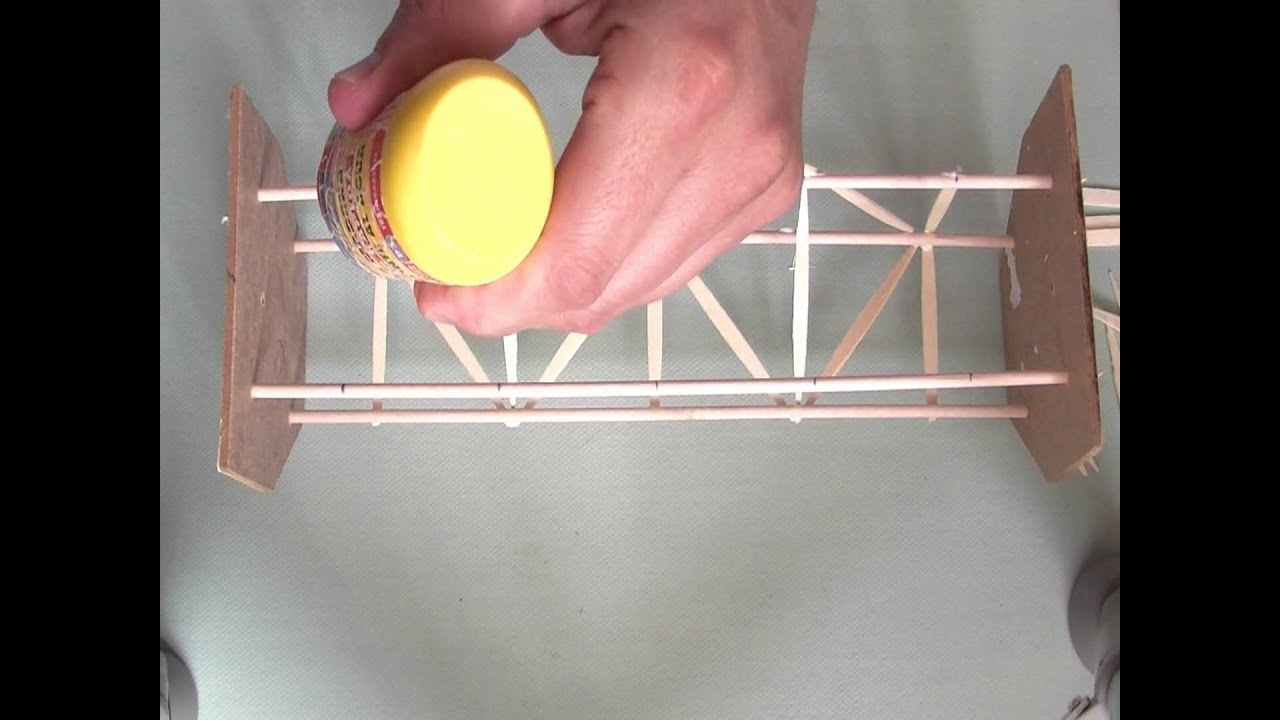 Cómo hacer una estructura de base cuadrada con pinchos y palillos