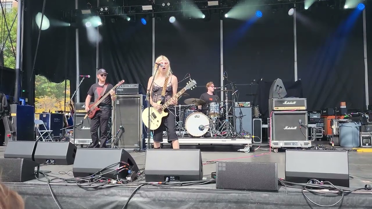 Poli Van Dam - Double Arrows Down (The Bombpops) [Worcester, MA 9/27/2025]