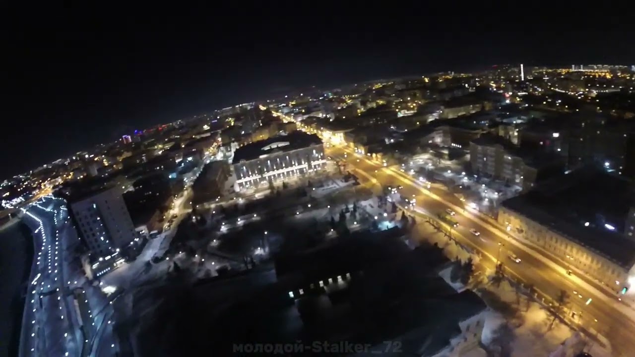 Лаз на кран в 23:45 в Тюмени. 