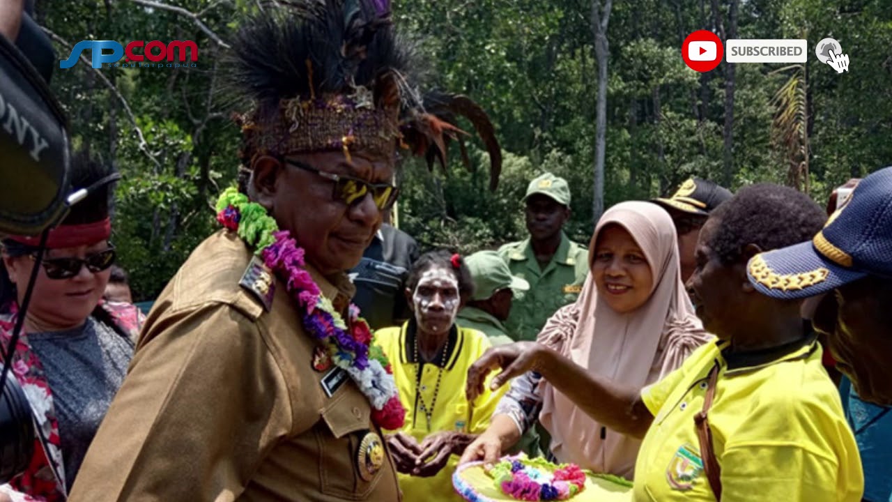 Wakil Bupati Resmikan Lima Balai Kampung yang Dibangun DPMK Mimika