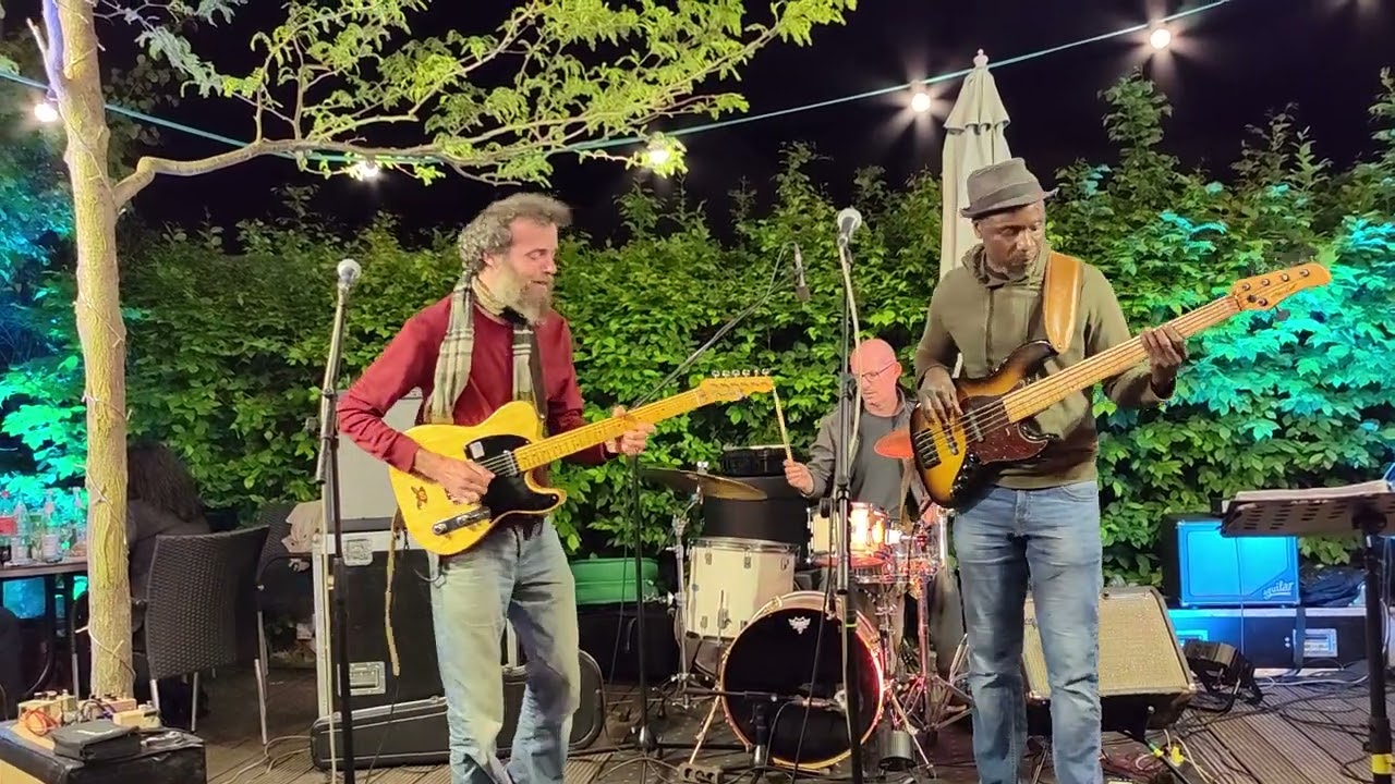 Mamo - Carlos, Mauro & Tom