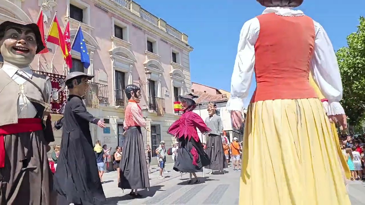 Gigantes y cabezudos de Alcalá de Henares 2025 Cap61 