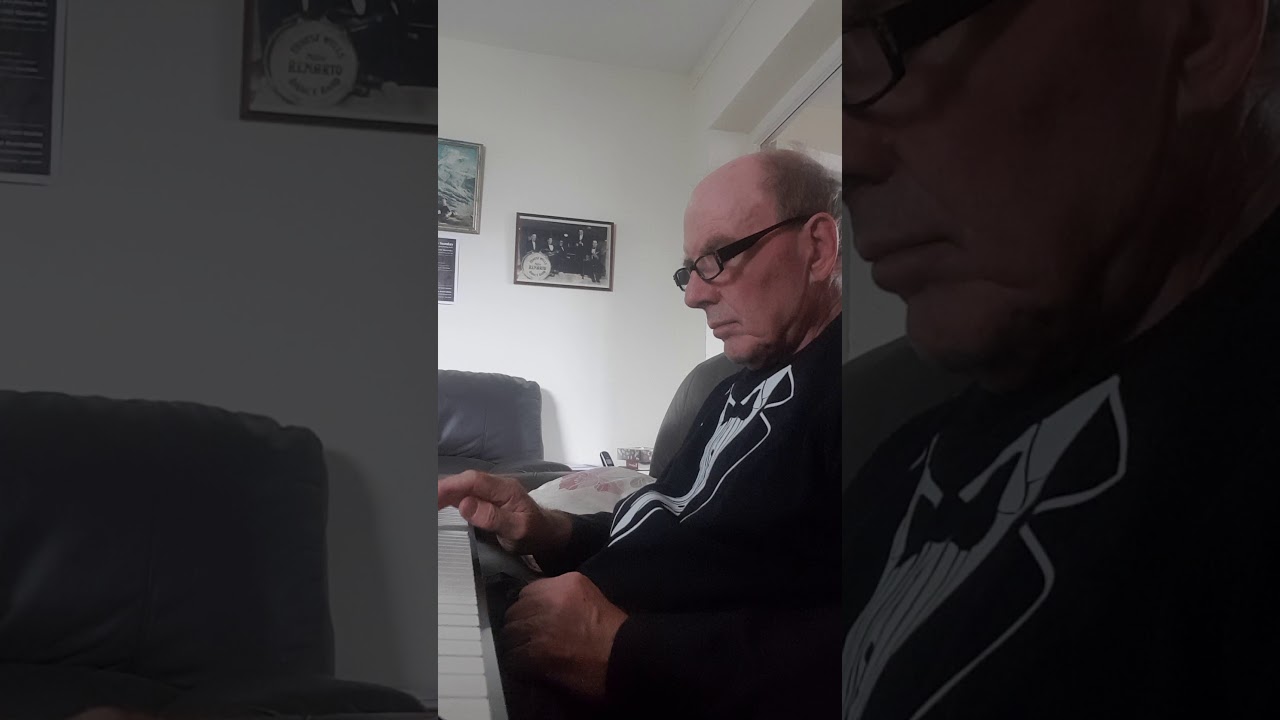 Dave Brooker plays Rhapsody in Blue